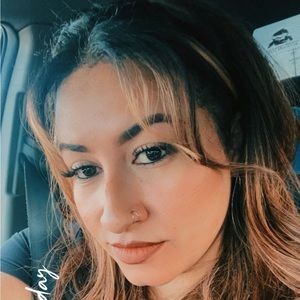 Meet your Posher, Ana